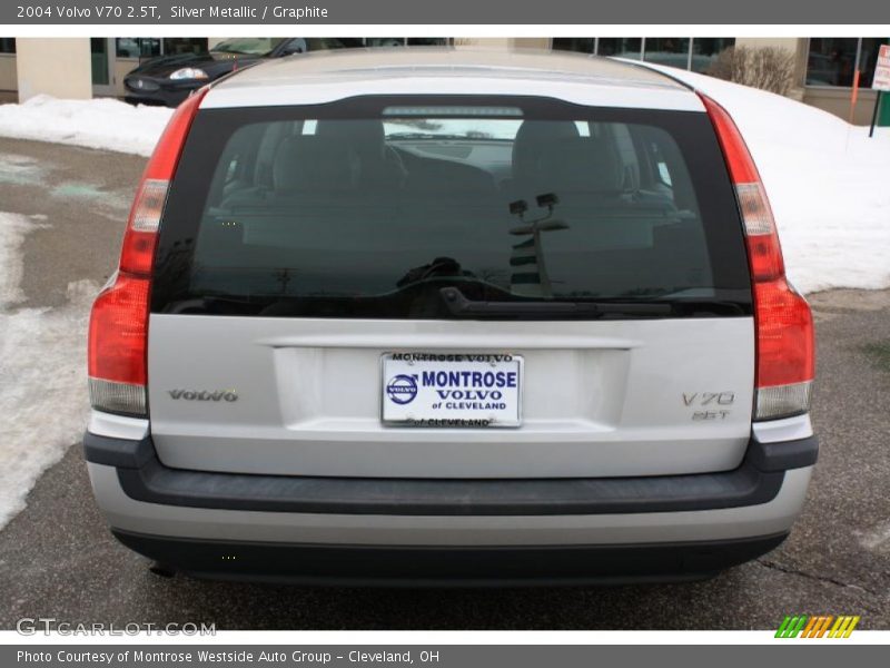 Silver Metallic / Graphite 2004 Volvo V70 2.5T