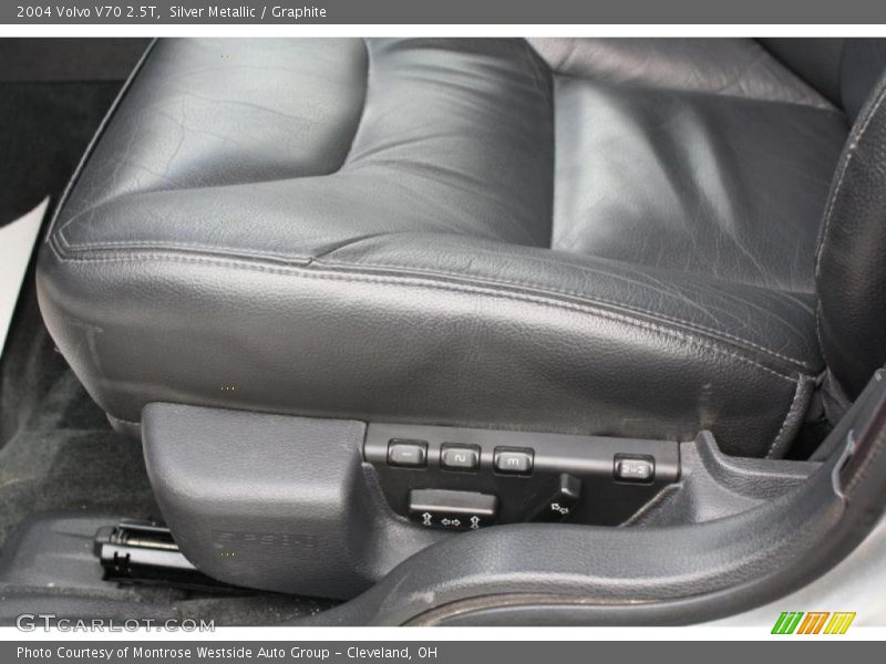 Silver Metallic / Graphite 2004 Volvo V70 2.5T
