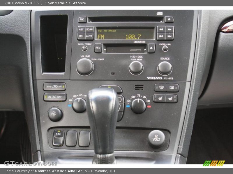 Silver Metallic / Graphite 2004 Volvo V70 2.5T