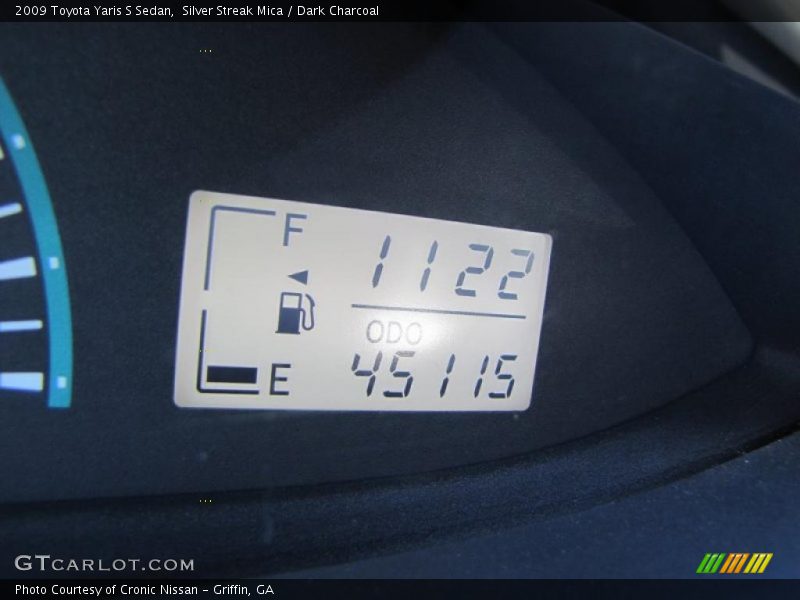 Silver Streak Mica / Dark Charcoal 2009 Toyota Yaris S Sedan