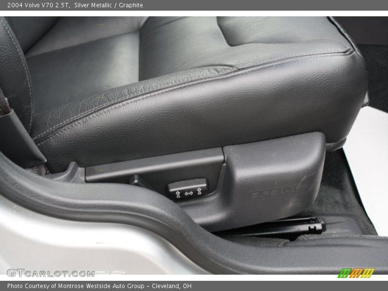 Silver Metallic / Graphite 2004 Volvo V70 2.5T