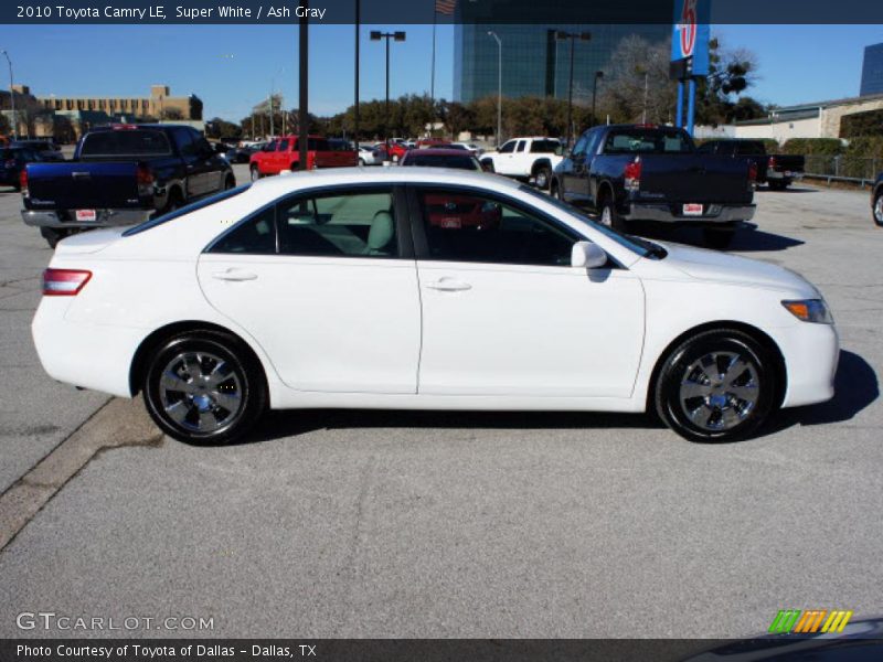 Super White / Ash Gray 2010 Toyota Camry LE