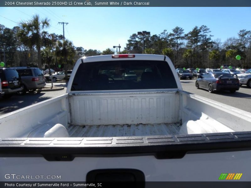 Summit White / Dark Charcoal 2004 Chevrolet Silverado 2500HD LS Crew Cab