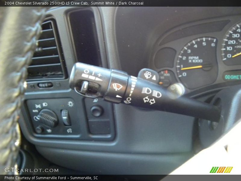 Summit White / Dark Charcoal 2004 Chevrolet Silverado 2500HD LS Crew Cab