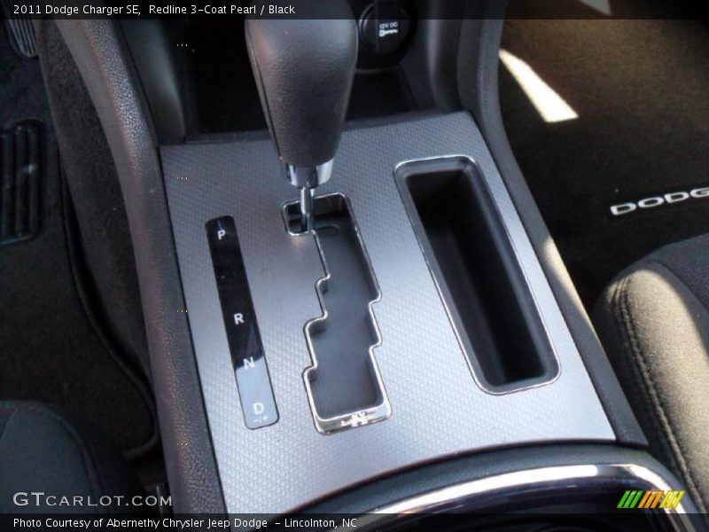 Redline 3-Coat Pearl / Black 2011 Dodge Charger SE