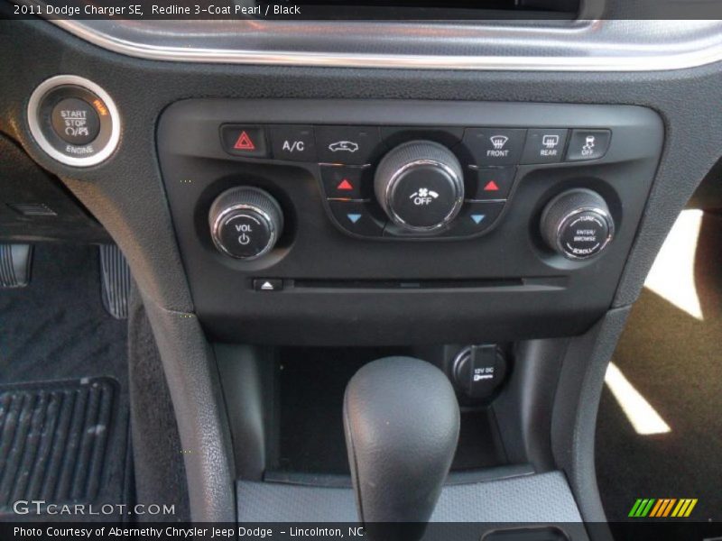 Redline 3-Coat Pearl / Black 2011 Dodge Charger SE