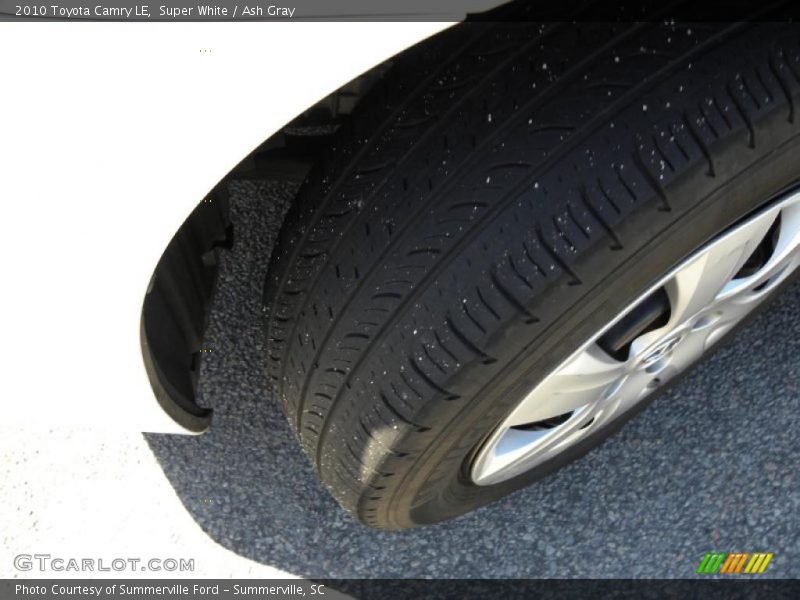 Super White / Ash Gray 2010 Toyota Camry LE