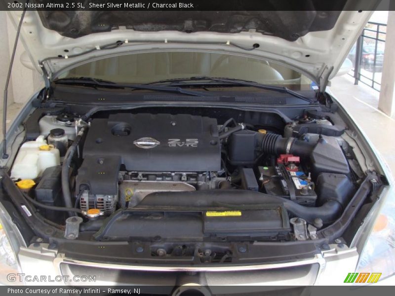 Sheer Silver Metallic / Charcoal Black 2002 Nissan Altima 2.5 SL