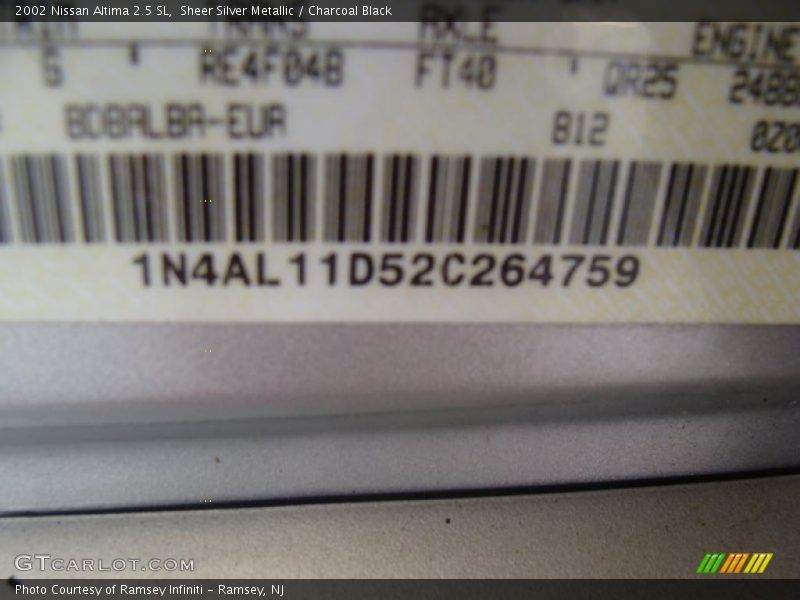 Sheer Silver Metallic / Charcoal Black 2002 Nissan Altima 2.5 SL