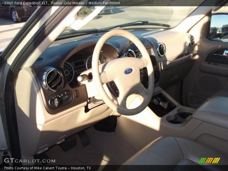 Pueblo Gold Metallic / Medium Parchment 2005 Ford Expedition XLT