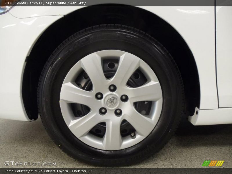 Super White / Ash Gray 2010 Toyota Camry LE