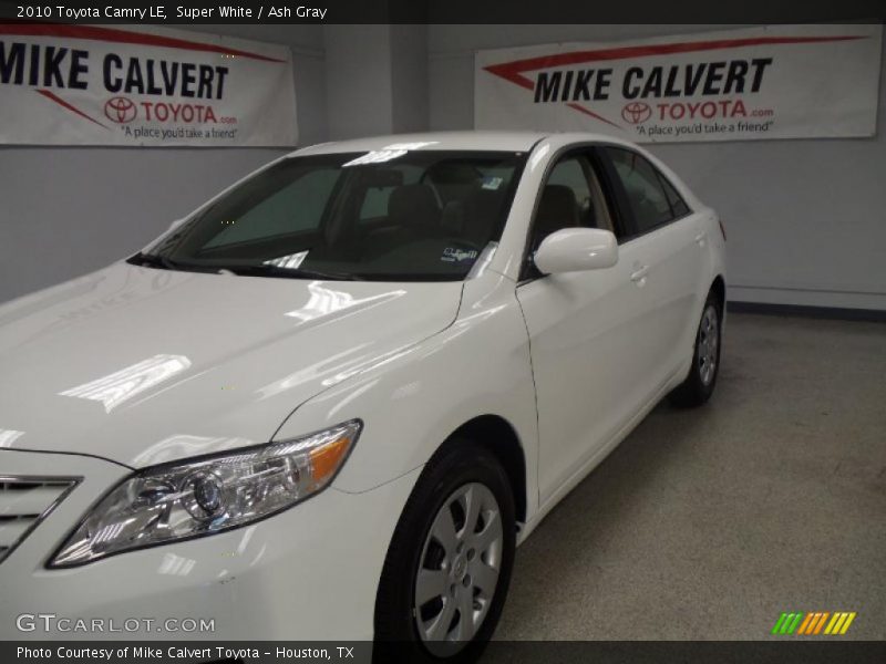 Super White / Ash Gray 2010 Toyota Camry LE
