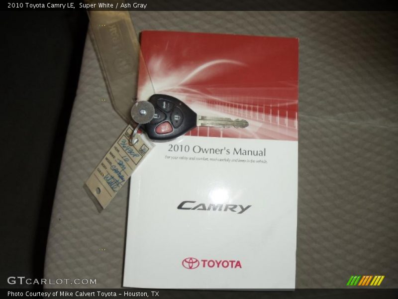 Super White / Ash Gray 2010 Toyota Camry LE