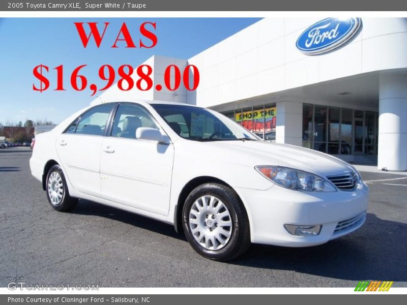 Super White / Taupe 2005 Toyota Camry XLE