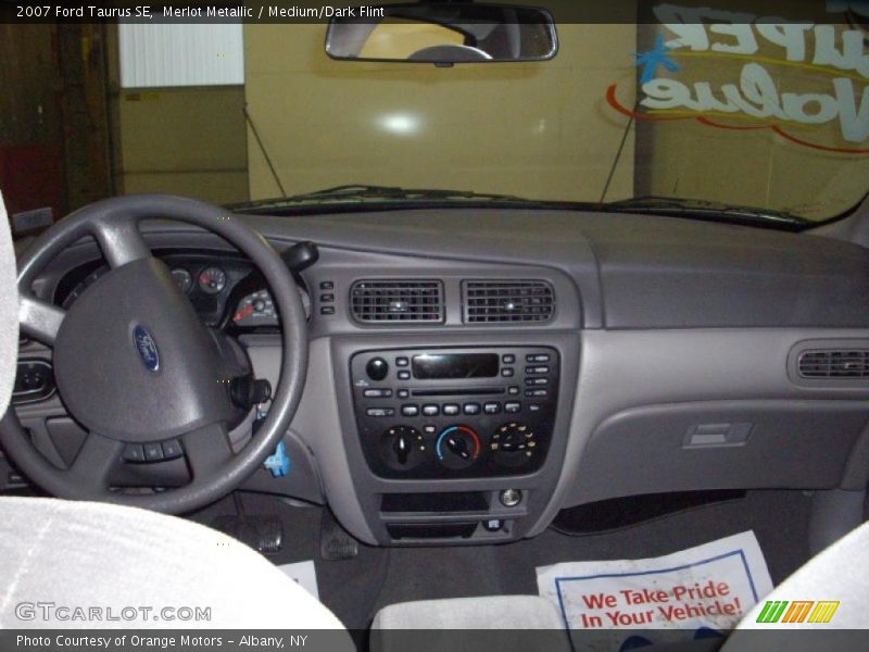 Dashboard of 2007 Taurus SE