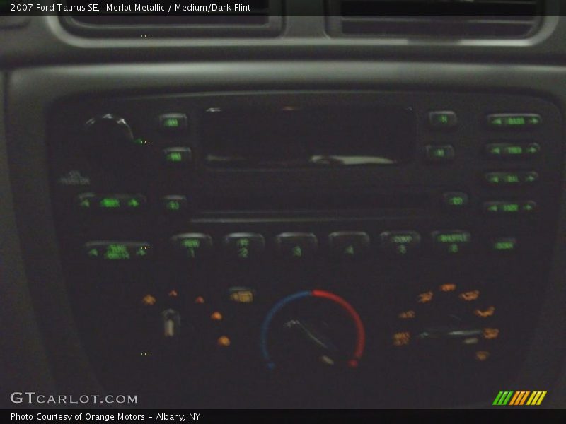 Merlot Metallic / Medium/Dark Flint 2007 Ford Taurus SE