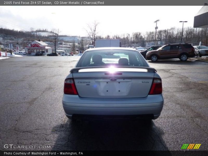 CD Silver Metallic / Charcoal/Red 2005 Ford Focus ZX4 ST Sedan