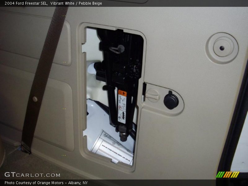 Vibrant White / Pebble Beige 2004 Ford Freestar SEL