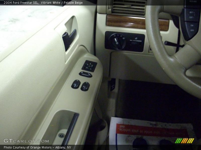 Vibrant White / Pebble Beige 2004 Ford Freestar SEL