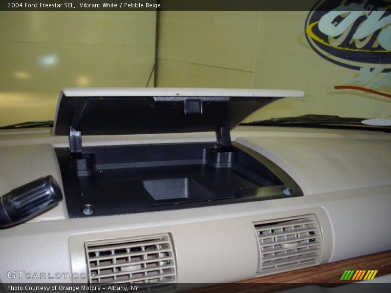 Vibrant White / Pebble Beige 2004 Ford Freestar SEL