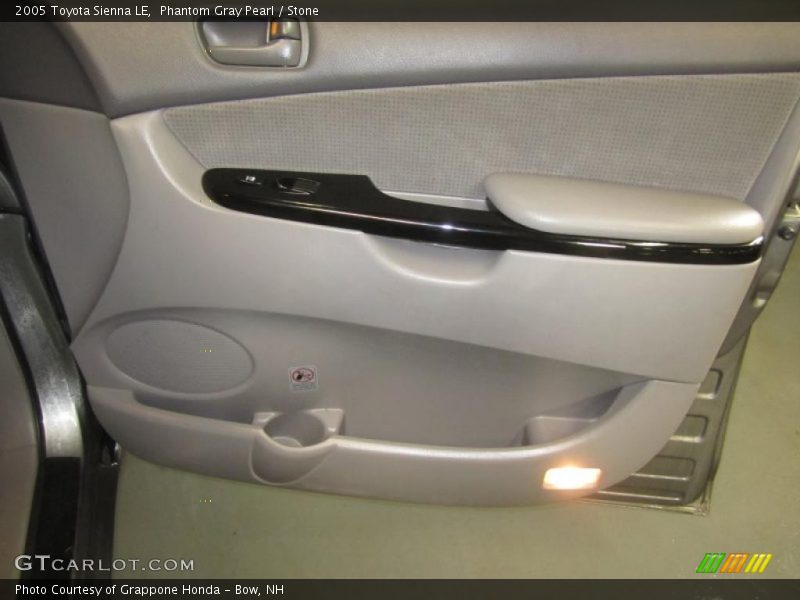 Phantom Gray Pearl / Stone 2005 Toyota Sienna LE