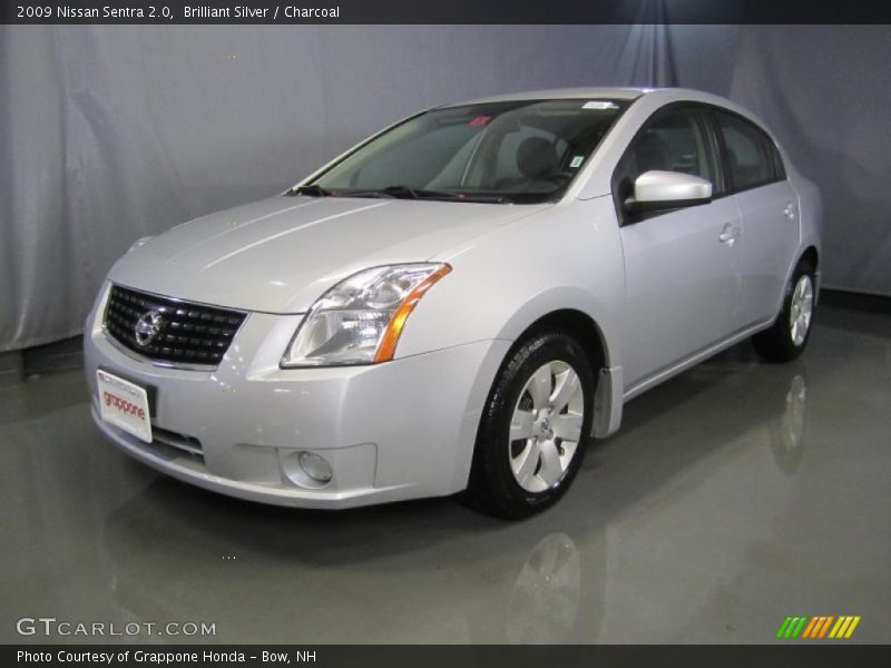 Brilliant Silver / Charcoal 2009 Nissan Sentra 2.0