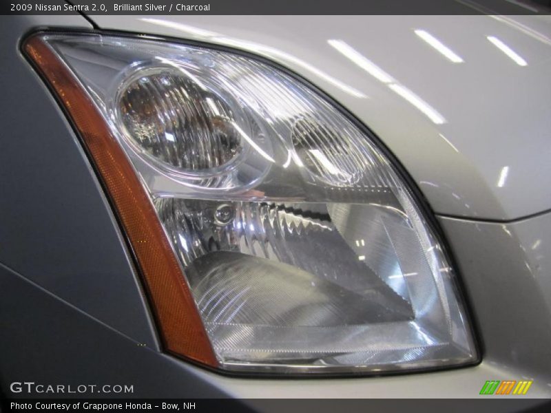 Brilliant Silver / Charcoal 2009 Nissan Sentra 2.0