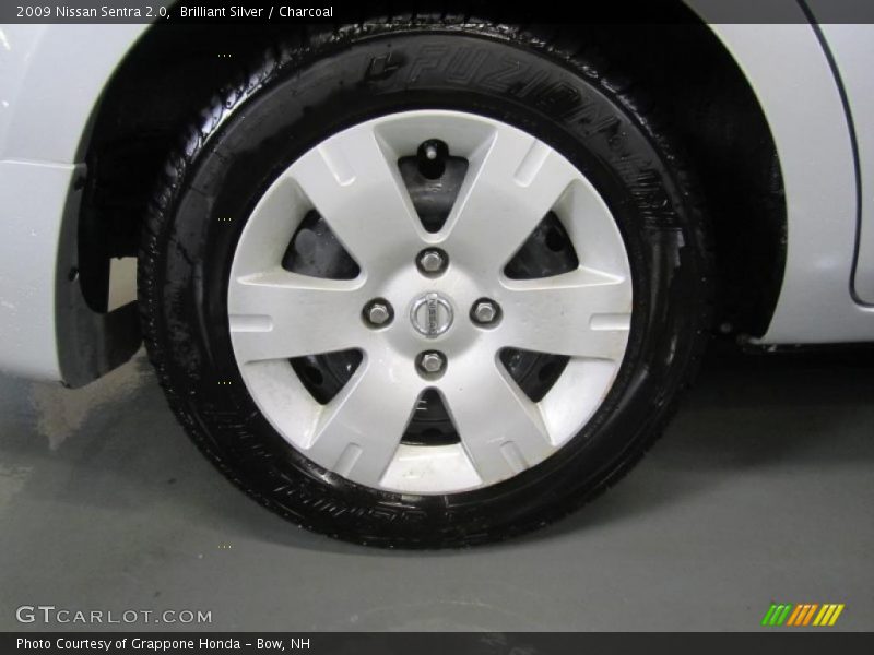 Brilliant Silver / Charcoal 2009 Nissan Sentra 2.0
