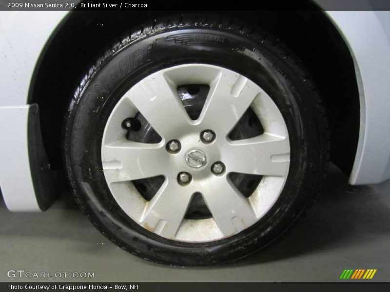 Brilliant Silver / Charcoal 2009 Nissan Sentra 2.0