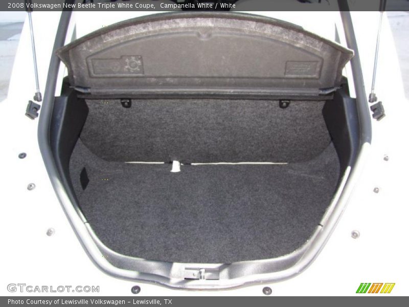  2008 New Beetle Triple White Coupe Trunk