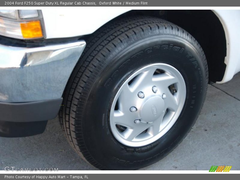Oxford White / Medium Flint 2004 Ford F250 Super Duty XL Regular Cab Chassis
