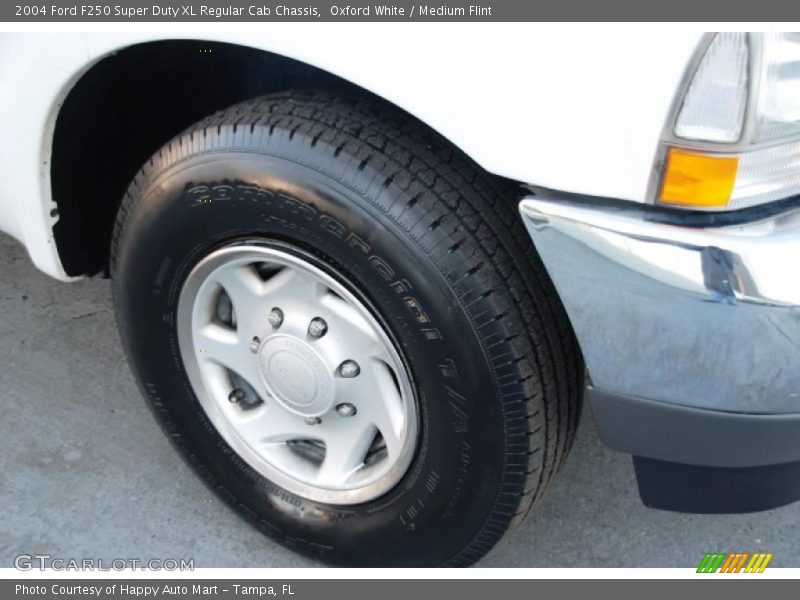 Oxford White / Medium Flint 2004 Ford F250 Super Duty XL Regular Cab Chassis