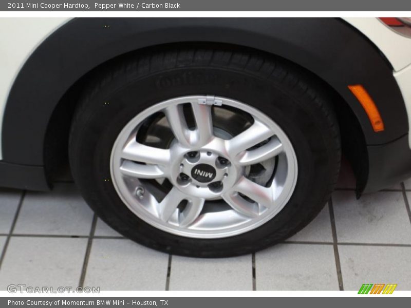 Pepper White / Carbon Black 2011 Mini Cooper Hardtop
