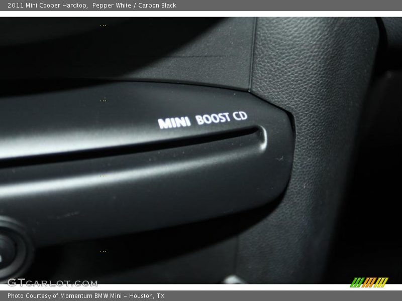 Pepper White / Carbon Black 2011 Mini Cooper Hardtop
