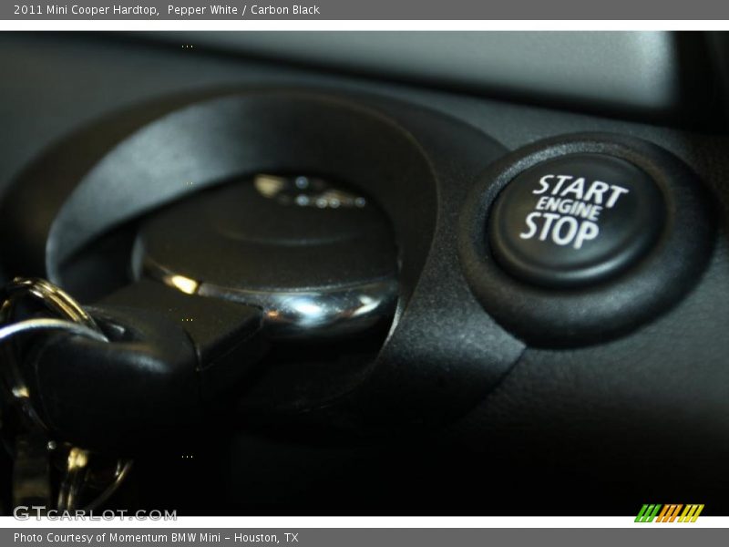 Pepper White / Carbon Black 2011 Mini Cooper Hardtop