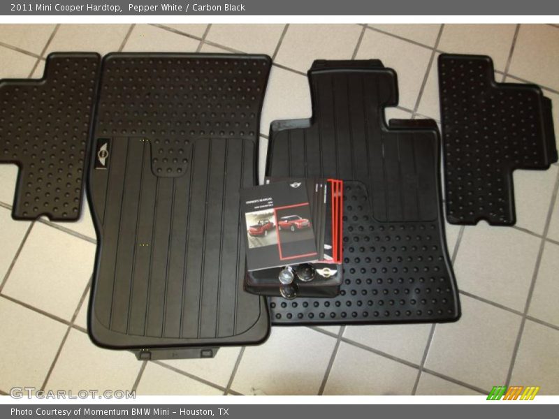 Pepper White / Carbon Black 2011 Mini Cooper Hardtop