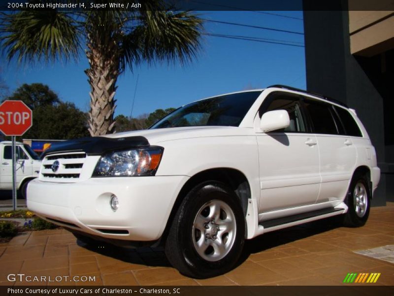 Super White / Ash 2004 Toyota Highlander I4