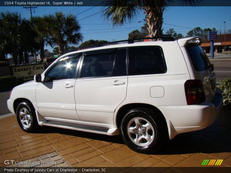 Super White / Ash 2004 Toyota Highlander I4