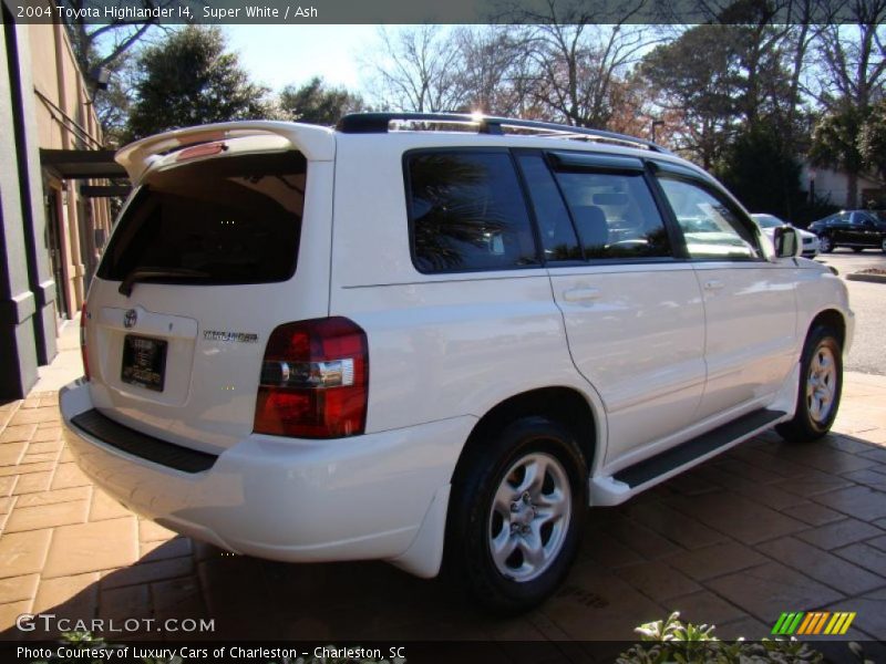 Super White / Ash 2004 Toyota Highlander I4