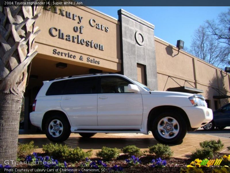Super White / Ash 2004 Toyota Highlander I4