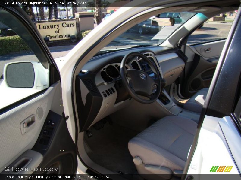 Super White / Ash 2004 Toyota Highlander I4