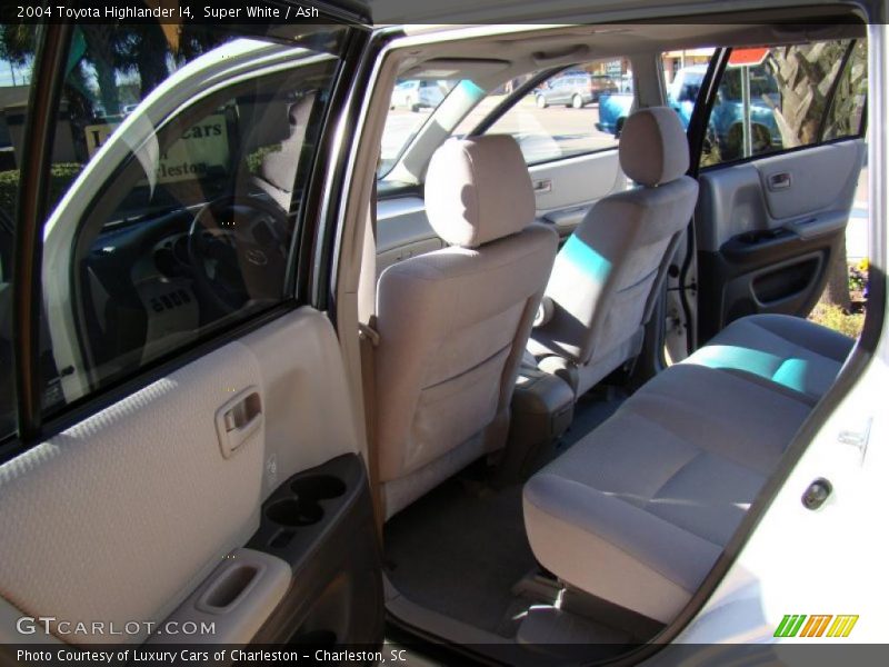 Super White / Ash 2004 Toyota Highlander I4