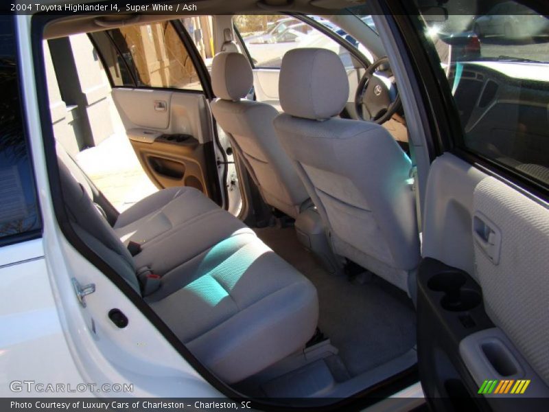 Super White / Ash 2004 Toyota Highlander I4
