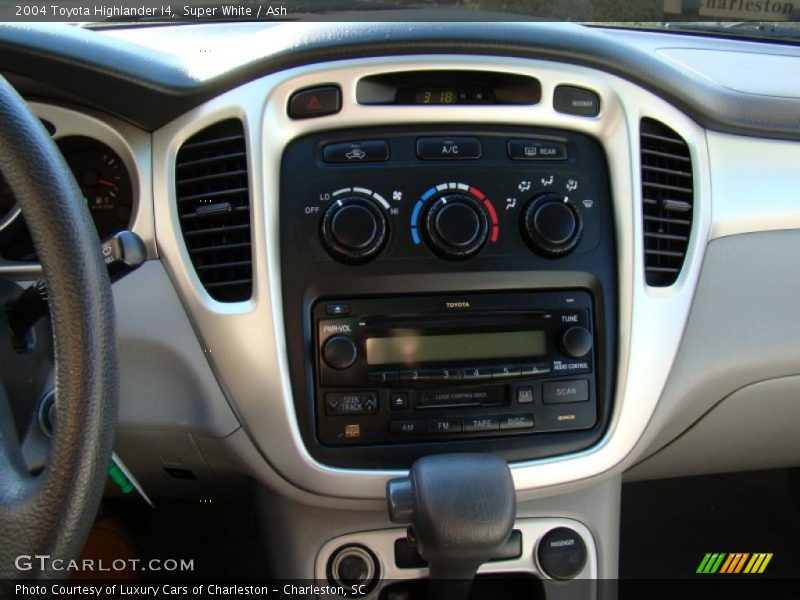 Super White / Ash 2004 Toyota Highlander I4