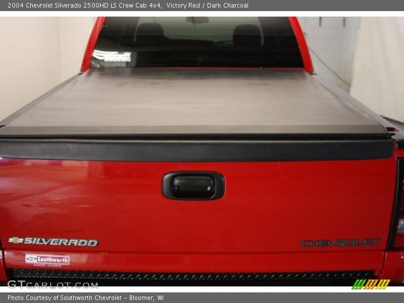 Victory Red / Dark Charcoal 2004 Chevrolet Silverado 2500HD LS Crew Cab 4x4