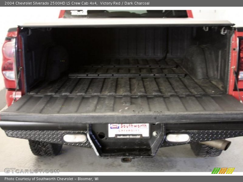 Victory Red / Dark Charcoal 2004 Chevrolet Silverado 2500HD LS Crew Cab 4x4