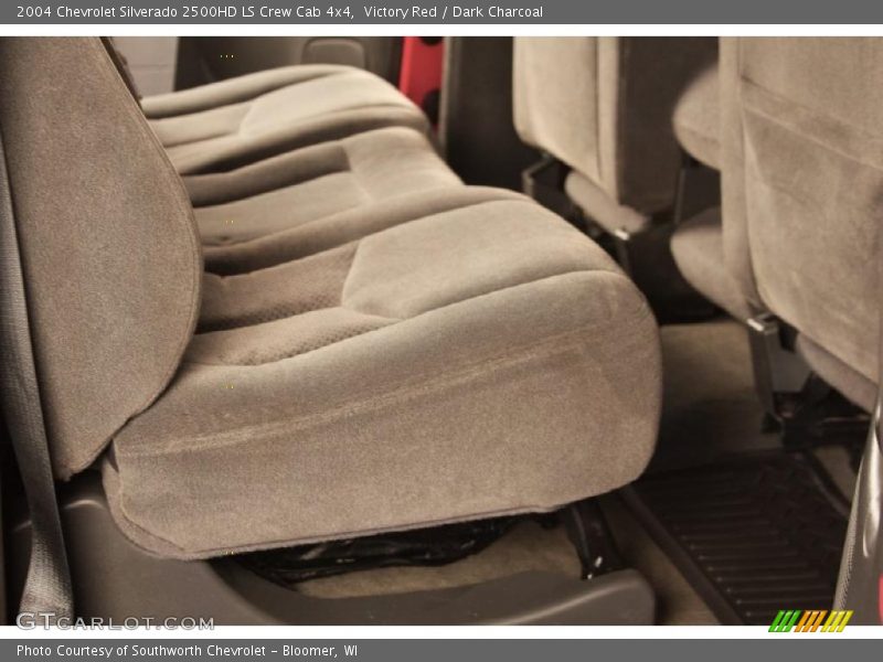 Victory Red / Dark Charcoal 2004 Chevrolet Silverado 2500HD LS Crew Cab 4x4