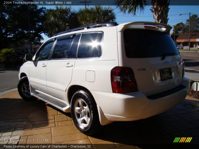 Super White / Ash 2004 Toyota Highlander I4