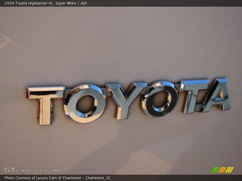 Super White / Ash 2004 Toyota Highlander I4
