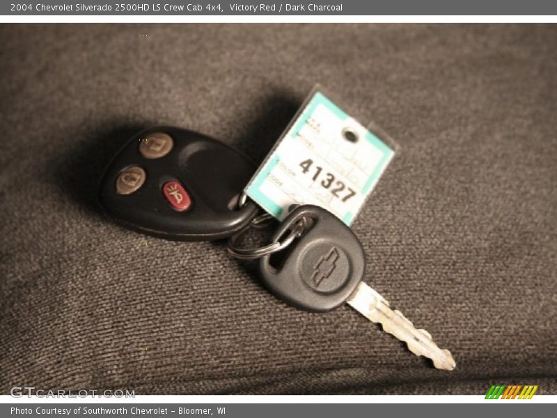 Victory Red / Dark Charcoal 2004 Chevrolet Silverado 2500HD LS Crew Cab 4x4